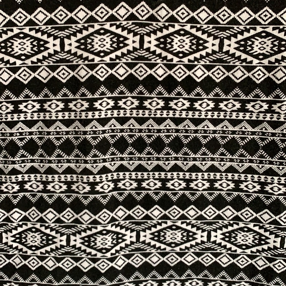 Women’s Top - Picture 2 of 9
